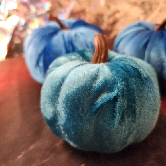 Set of three decorative pumpkins, blue - Picture 3 of 6